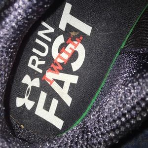 Black under armour shoes